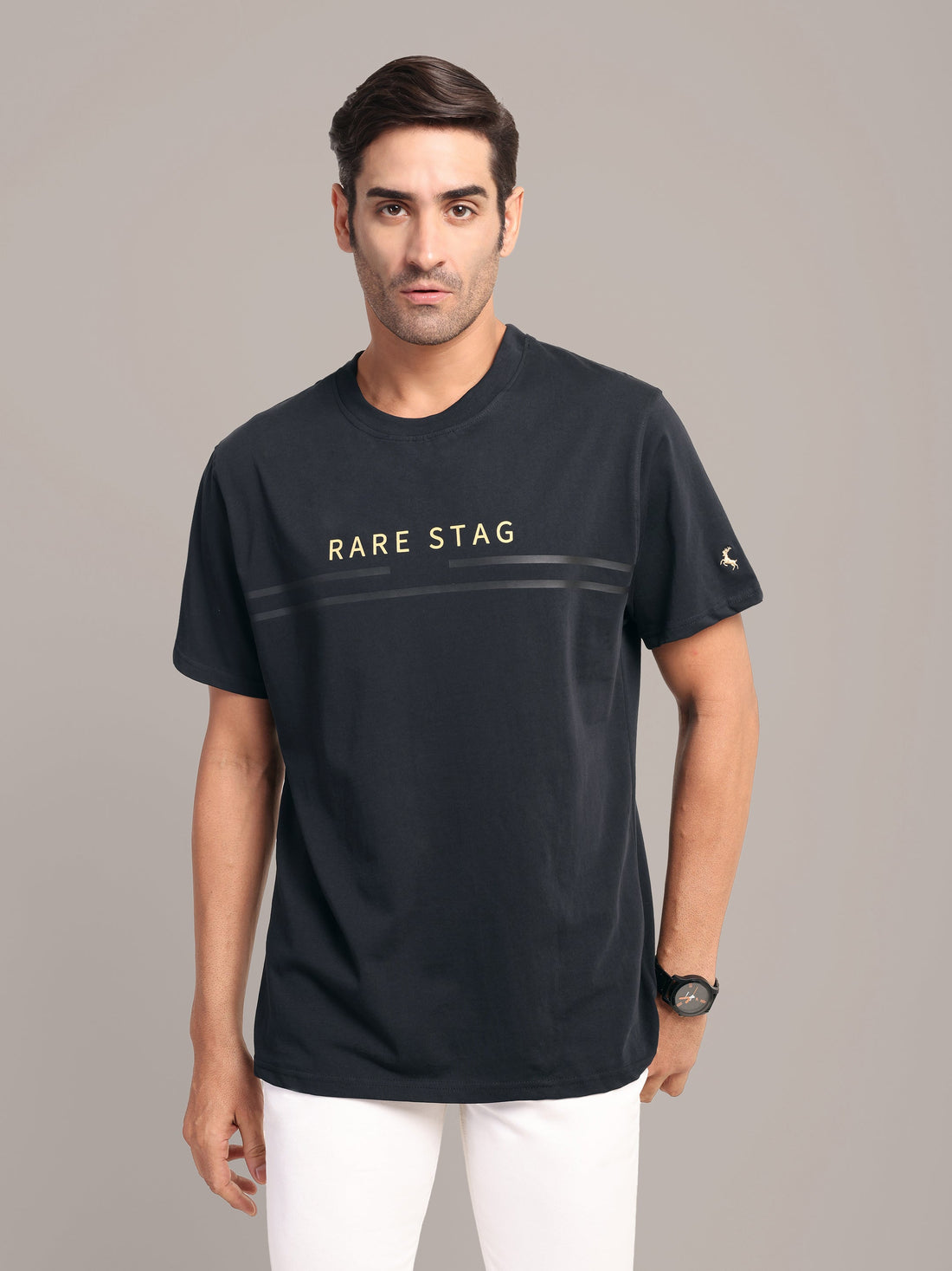 How Should a T-Shirt Fit? 7 Signs You've Found the Right Fit